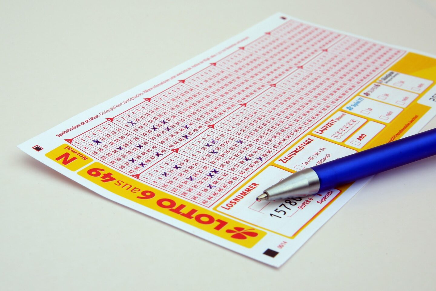 Ile wynosi podatek od wygranej w lotto i co trzeba wiedzieć przed odbiorem pieniędzy